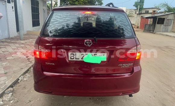 Ra Àlòkù Toyota Avensis Verso Red Ọkọ̀ in Cotonou ni Benin Ra Àlòkù Toyota Avensis Verso Red Ọkọ̀ in Cotonou ni Benin