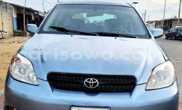 Ra Àlòkù Toyota Matrix Blue Ọkọ̀ in Cotonou ni Benin