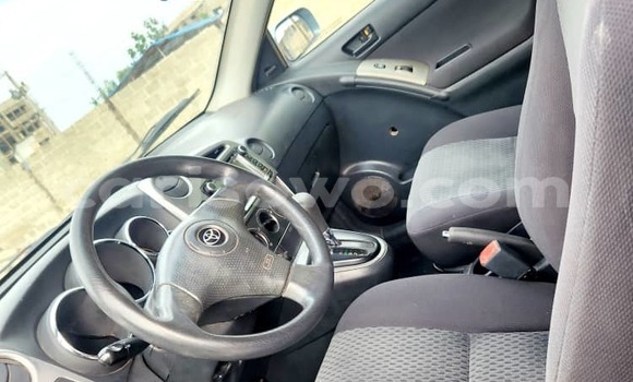 Sayi Na hannu Toyota Matrix Blue Mota in Cotonou a Benin Sayi Na hannu Toyota Matrix Blue Mota in Cotonou a Benin