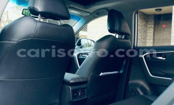 Sayi Na hannu Toyota RAV4 Azurfa Mota in Cotonou a Benin Sayi Na hannu Toyota RAV4 Azurfa Mota in Cotonou a Benin