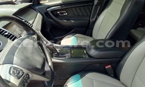 Acheter Occasion Voiture Ford Taurus Blanc à Cotonou, Benin Acheter Occasion Voiture Ford Taurus Blanc à Cotonou, Benin