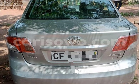 Sayi Na hannu Toyota Avensis Azurfa Mota in Cotonou a Benin