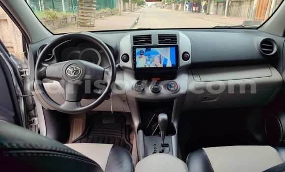 Acheter Occasion Voiture Toyota RAV4 Gris à Cotonou, Benin Acheter Occasion Voiture Toyota RAV4 Gris à Cotonou, Benin