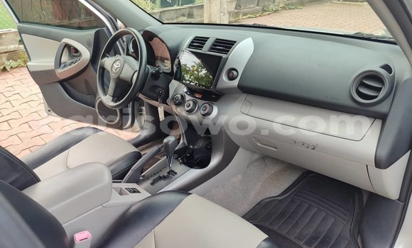Acheter Occasion Voiture Toyota RAV4 Gris à Cotonou, Benin Acheter Occasion Voiture Toyota RAV4 Gris à Cotonou, Benin