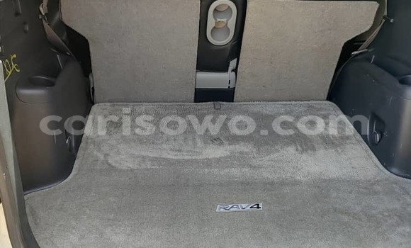 Acheter Occasion Voiture Toyota RAV4 Gris à Cotonou, Benin Acheter Occasion Voiture Toyota RAV4 Gris à Cotonou, Benin
