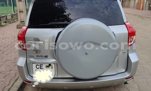 Acheter Occasion Voiture Toyota RAV4 Gris à Cotonou, Benin Acheter Occasion Voiture Toyota RAV4 Gris à Cotonou, Benin