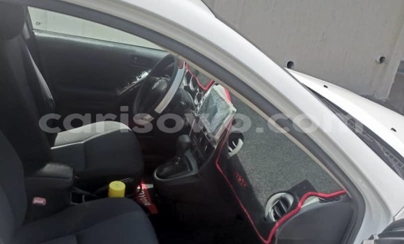 Ra Àlòkù Pontiac Vibe funfun Ọkọ̀ in Cotonou ni Benin Ra Àlòkù Pontiac Vibe funfun Ọkọ̀ in Cotonou ni Benin
