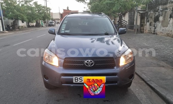 Ra Àlòkù Toyota RAV4 Blue Ọkọ̀ in Cotonou ni Benin