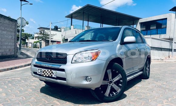 Acheter Occasion Voiture Toyota RAV4 Blanc à Cotonou, Benin Acheter Occasion Voiture Toyota RAV4 Blanc à Cotonou, Benin