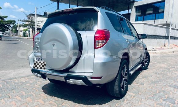 Acheter Occasion Voiture Toyota RAV4 Blanc à Cotonou, Benin Acheter Occasion Voiture Toyota RAV4 Blanc à Cotonou, Benin