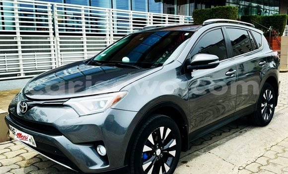 Acheter Occasion Voiture Toyota RAV4 Beige à Cotonou, Benin