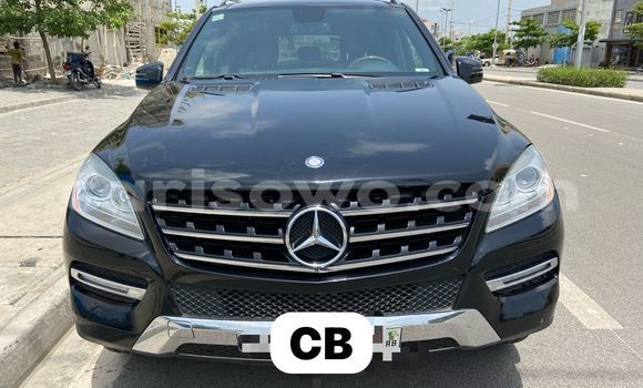 Ra Àlòkù Mercedes-Benz C–Class Black Ọkọ̀ in Cotonou ni Benin