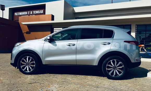 Acheter Occasion Voiture Kia Sportage Blanc à Cotonou, Benin Acheter Occasion Voiture Kia Sportage Blanc à Cotonou, Benin