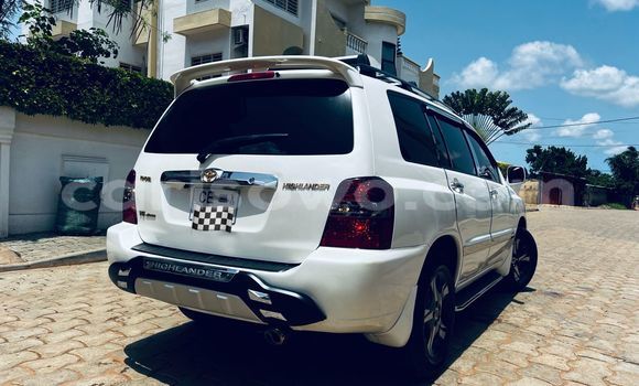 Acheter Occasion Voiture Toyota Highlander Blanc à Cotonou, Benin Acheter Occasion Voiture Toyota Highlander Blanc à Cotonou, Benin
