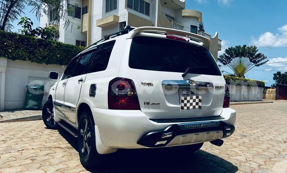 Acheter Occasion Voiture Toyota Highlander Blanc à Cotonou, Benin Acheter Occasion Voiture Toyota Highlander Blanc à Cotonou, Benin