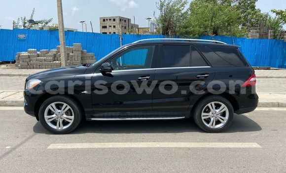 Acheter Occasion Voiture Mercedes-Benz ML–Class Vert à Cotonou, Benin Acheter Occasion Voiture Mercedes-Benz ML–Class Vert à Cotonou, Benin