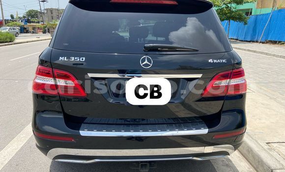 Acheter Occasion Voiture Mercedes-Benz ML–Class Vert à Cotonou, Benin Acheter Occasion Voiture Mercedes-Benz ML–Class Vert à Cotonou, Benin
