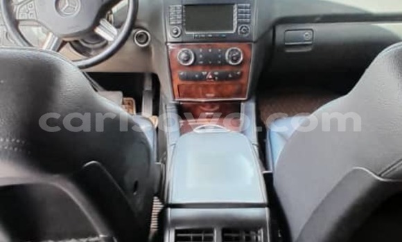 Acheter Occasion Voiture Mercedes-Benz ML–Class Blanc à Cotonou, Benin Acheter Occasion Voiture Mercedes-Benz ML–Class Blanc à Cotonou, Benin