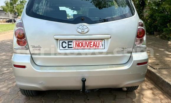 Acheter Occasion Voiture Toyota Corolla Verso Gris à Cotonou, Benin Acheter Occasion Voiture Toyota Corolla Verso Gris à Cotonou, Benin