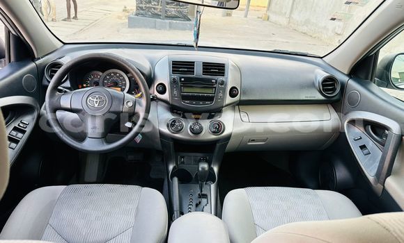 Sayi Na hannu Toyota RAV4 Azurfa Mota in Cotonou a Benin Sayi Na hannu Toyota RAV4 Azurfa Mota in Cotonou a Benin