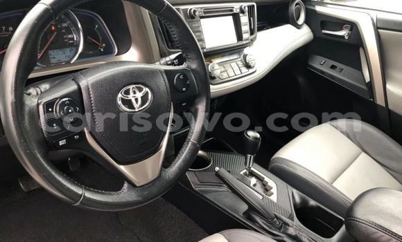 Sayi Imported Toyota RAV4 Azurfa Mota in Cotonou a Benin Sayi Imported Toyota RAV4 Azurfa Mota in Cotonou a Benin