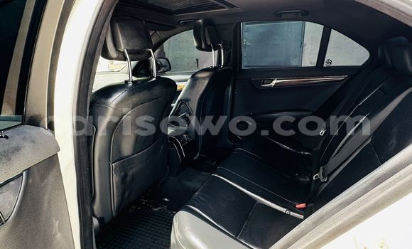 Ra Àlòkù Mercedes-Benz C–Class funfun Ọkọ̀ in Cotonou ni Benin Ra Àlòkù Mercedes-Benz C–Class funfun Ọkọ̀ in Cotonou ni Benin