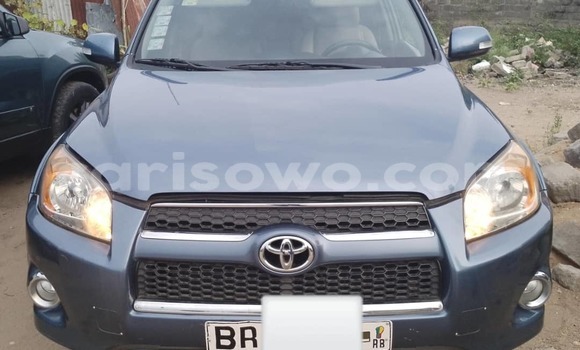 Sayi Na hannu Toyota RAV4 Blue Mota in Cotonou a Benin Sayi Na hannu Toyota RAV4 Blue Mota in Cotonou a Benin