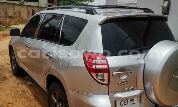 Sayi Na hannu Toyota RAV4 Azurfa Mota in Cotonou a Benin Sayi Na hannu Toyota RAV4 Azurfa Mota in Cotonou a Benin