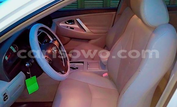 Sayi Na hannu Toyota Camry White Mota in Cotonou a Benin Sayi Na hannu Toyota Camry White Mota in Cotonou a Benin