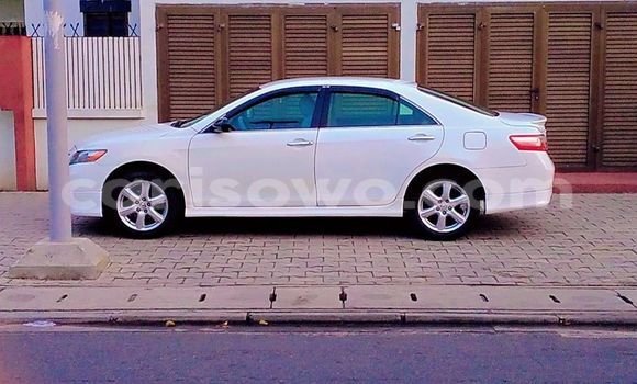 Sayi Na hannu Toyota Camry White Mota in Cotonou a Benin Sayi Na hannu Toyota Camry White Mota in Cotonou a Benin