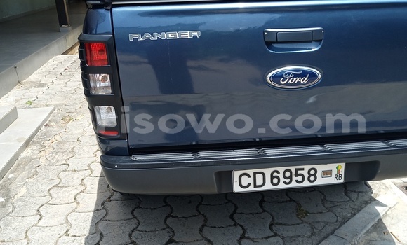 Ra Àlòkù Ford E 150 Cargo Van Blue Ọkọ̀ akẹ́rù ńlá in Cotonou ni Benin Ra Àlòkù Ford E 150 Cargo Van Blue Ọkọ̀ akẹ́rù ńlá in Cotonou ni Benin