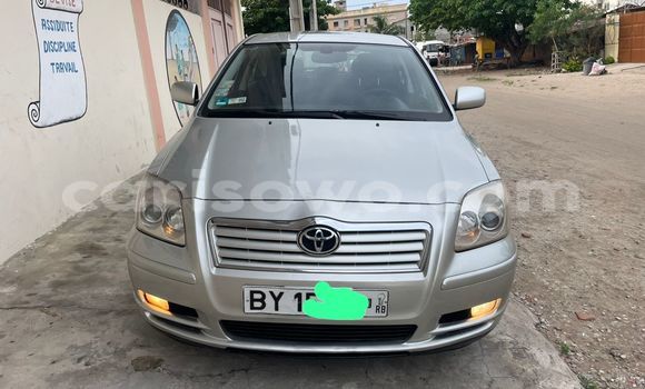 Ra Àlòkù Toyota Avensis Silver Ọkọ̀ in Cotonou ni Benin