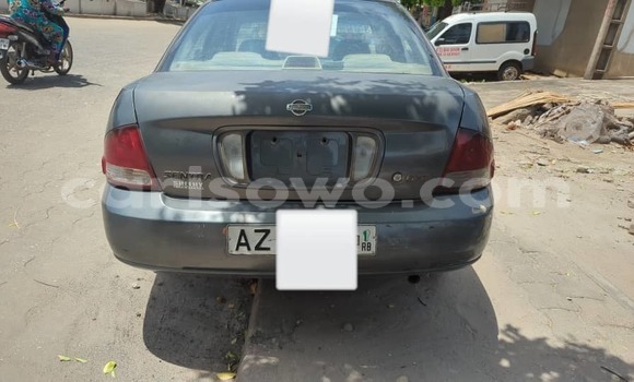 Sayi Na hannu Nissan Sentra Black Mota in Cotonou a Benin
