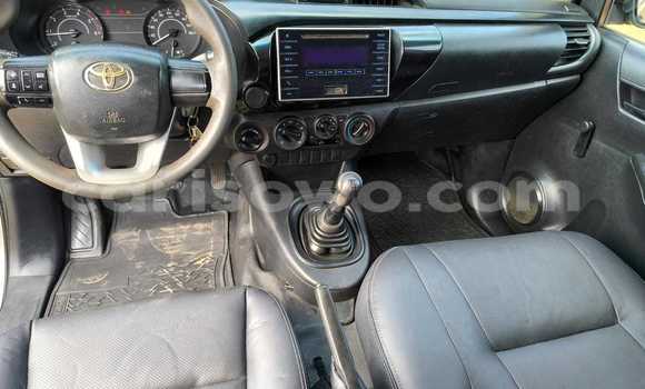 Acheter Occasion Voiture Toyota Hilux Gris à Cotonou, Benin Acheter Occasion Voiture Toyota Hilux Gris à Cotonou, Benin