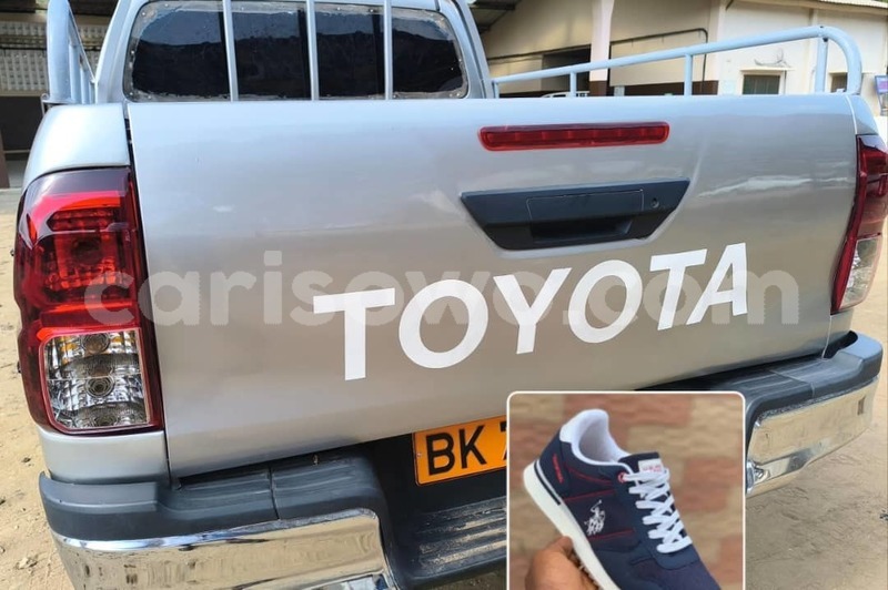 Big with watermark toyota hilux benin cotonou 20149