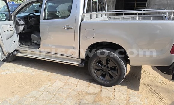 Ra Àlòkù Toyota Hilux Silver Ọkọ̀ in Cotonou ni Benin Ra Àlòkù Toyota Hilux Silver Ọkọ̀ in Cotonou ni Benin