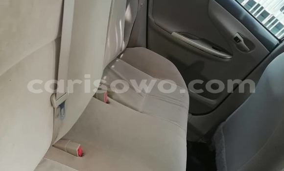 Sayi Na hannu Toyota Corolla White Mota in Cotonou a Benin Sayi Na hannu Toyota Corolla White Mota in Cotonou a Benin