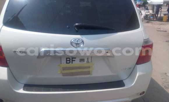 Ra Àlòkù Toyota Highlander funfun Ọkọ̀ in Cotonou ni Benin Ra Àlòkù Toyota Highlander funfun Ọkọ̀ in Cotonou ni Benin