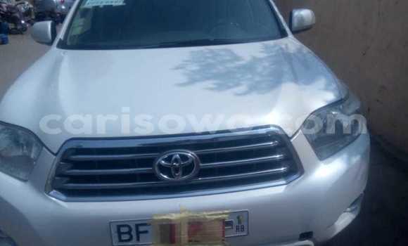 Ra Àlòkù Toyota Highlander funfun Ọkọ̀ in Cotonou ni Benin Ra Àlòkù Toyota Highlander funfun Ọkọ̀ in Cotonou ni Benin