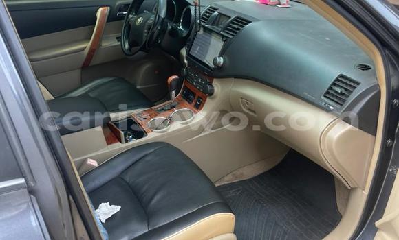 Ra Àlòkù Toyota Highlander Brown Ọkọ̀ in Cotonou ni Benin Ra Àlòkù Toyota Highlander Brown Ọkọ̀ in Cotonou ni Benin
