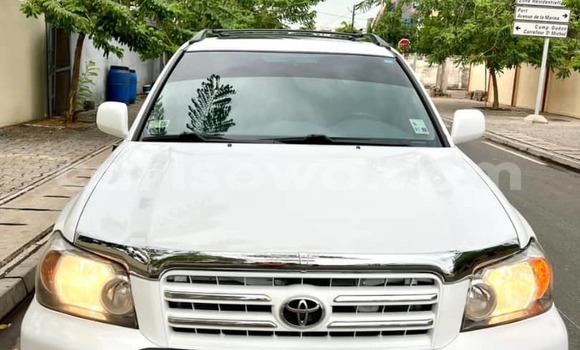 Buy Used Toyota Highlander White Car in Cotonou in Benign Buy Used Toyota Highlander White Car in Cotonou in Benign