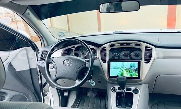 Buy Used Toyota Highlander White Car in Cotonou in Benign Buy Used Toyota Highlander White Car in Cotonou in Benign