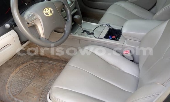 Ra Àlòkù Toyota Camry funfun Ọkọ̀ in Cotonou ni Benin Ra Àlòkù Toyota Camry funfun Ọkọ̀ in Cotonou ni Benin
