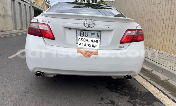 Sayi Na hannu Toyota Camry White Mota in Cotonou a Benin Sayi Na hannu Toyota Camry White Mota in Cotonou a Benin
