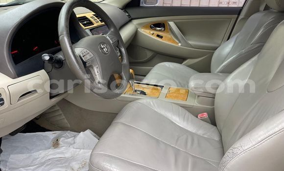 Sayi Na hannu Toyota Camry White Mota in Cotonou a Benin Sayi Na hannu Toyota Camry White Mota in Cotonou a Benin