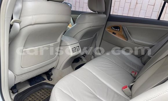 Sayi Na hannu Toyota Camry White Mota in Cotonou a Benin Sayi Na hannu Toyota Camry White Mota in Cotonou a Benin