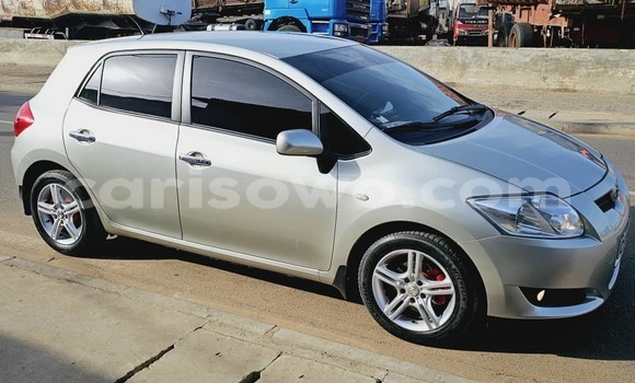 Ra Àlòkù Toyota Auris Silver Ọkọ̀ in Cotonou ni Benin Ra Àlòkù Toyota Auris Silver Ọkọ̀ in Cotonou ni Benin