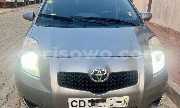 Buy Used Toyota Yaris Silver Car in Cotonou in Benign