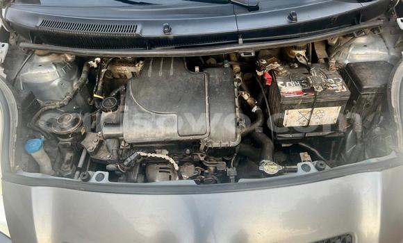 Ra Àlòkù Toyota Yaris Silver Ọkọ̀ in Cotonou ni Benin Ra Àlòkù Toyota Yaris Silver Ọkọ̀ in Cotonou ni Benin