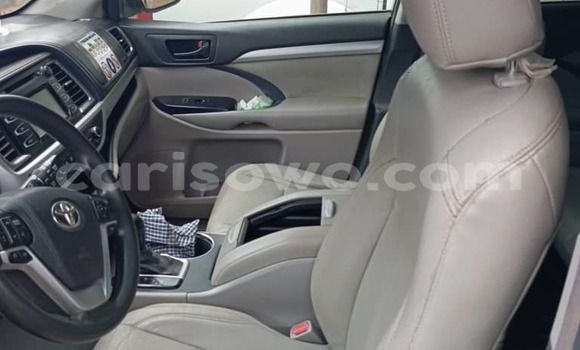 Acheter Occasion Voiture Toyota Highlander Vert à Cotonou, Benin Acheter Occasion Voiture Toyota Highlander Vert à Cotonou, Benin